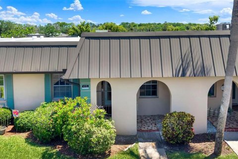 Condo in New Port Richey, Florida, 2 bedrooms № 2218201 - photo 22