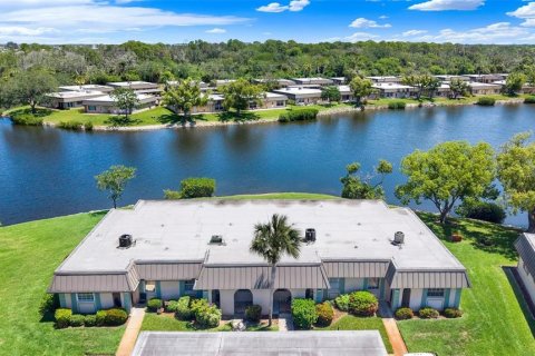 Condo in New Port Richey, Florida, 2 bedrooms № 2218201 - photo 17