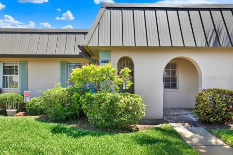 Condo in New Port Richey, Florida, 2 bedrooms № 2218201