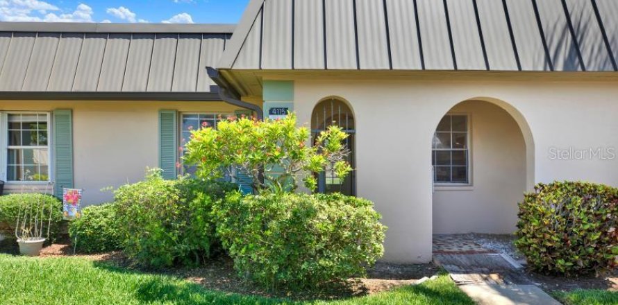 Condo in New Port Richey, Florida, 2 bedrooms № 2218201