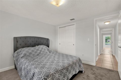 Condo in New Port Richey, Florida, 2 bedrooms № 2218201 - photo 13