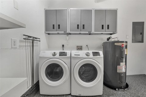 Купить кондоминиум в Форт-Лодердейл, Флорида 1 спальня, 81.57м2, № 2048085 - фото 16