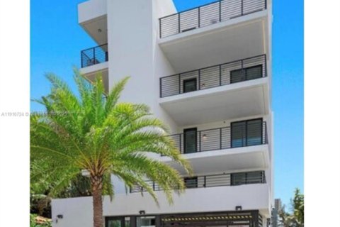 Condominio en Miami Beach, Florida, 3 dormitorios № 2017690