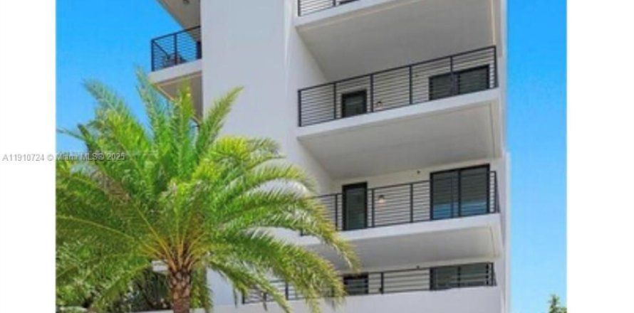 Condominio en Miami Beach, Florida, 3 dormitorios  № 2017690