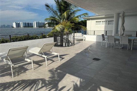 Condominio en venta en Miami Beach, Florida, 3 dormitorios, 205.31 m2 № 2017690 - foto 7