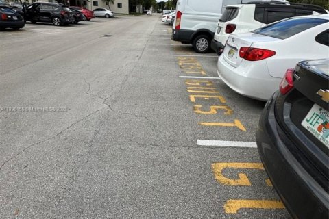 Снять в аренду кондоминиум в Майами, Флорида 2 спальни, 89.65м2, № 2018877 - фото 29