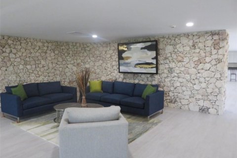 Снять в аренду кондоминиум в Майами, Флорида 2 спальни, 89.65м2, № 2018877 - фото 21