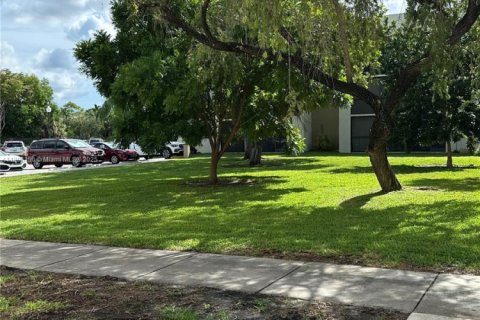 Снять в аренду кондоминиум в Майами, Флорида 2 спальни, 89.65м2, № 2018877 - фото 16