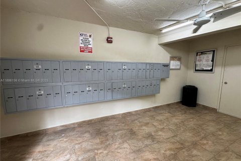 Снять в аренду кондоминиум в Майами, Флорида 2 спальни, 89.65м2, № 2018877 - фото 14