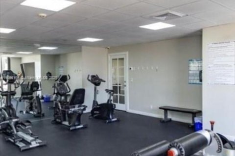 Снять в аренду кондоминиум в Майами, Флорида 2 спальни, 89.65м2, № 2018877 - фото 24