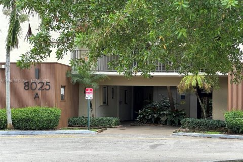 Снять в аренду кондоминиум в Майами, Флорида 2 спальни, 89.65м2, № 2018877 - фото 2