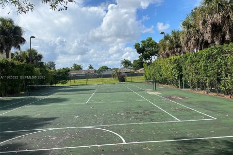 Apartamento en alquiler en Sunrise, Florida, 1 dormitorio, 70.05 m2 № 1984033 - foto 16