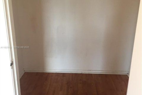 Apartamento en alquiler en Sunrise, Florida, 1 dormitorio, 70.05 m2 № 1984033 - foto 10