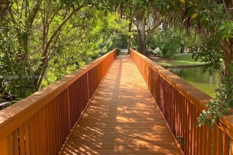 Apartamento en alquiler en Sunrise, Florida, 1 dormitorio, 70.05 m2 № 1984033 - foto 14