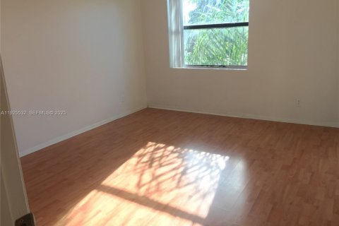 Apartamento en alquiler en Sunrise, Florida, 1 dormitorio, 70.05 m2 № 1984033 - foto 8