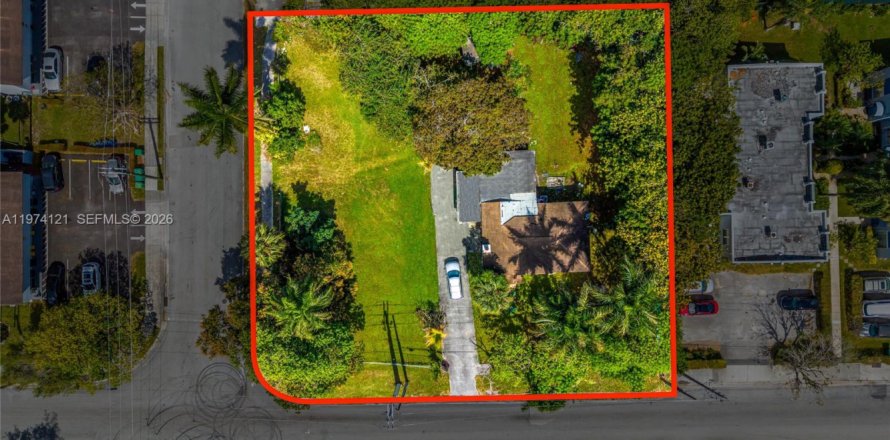 Propiedad comercial en Miami, Florida № 2040858