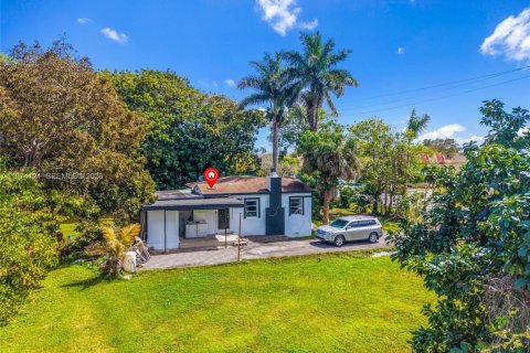 Propiedad comercial en venta en Miami, Florida № 2040858 - foto 15