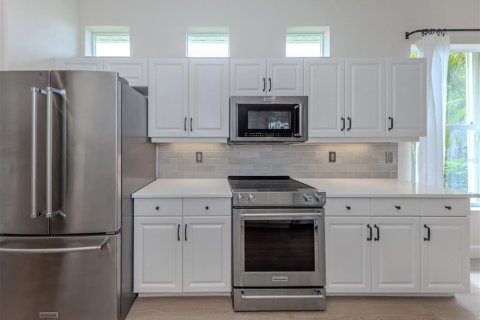 Villa ou maison à vendre à Venice, Floride: 2 chambres, 164.72 m2 № 2099757 - photo 8