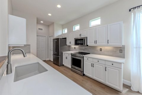 Villa ou maison à vendre à Venice, Floride: 2 chambres, 164.72 m2 № 2099757 - photo 6