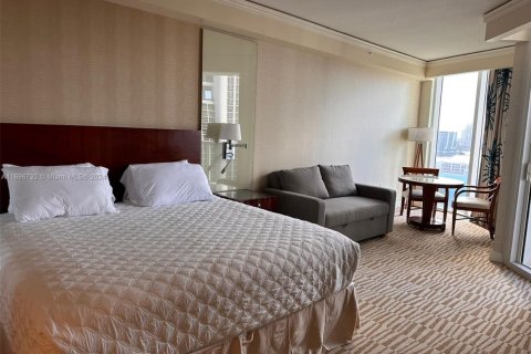 Condominio en venta en Sunny Isles Beach, Florida, 42.46 m2 № 1875196 - foto 2