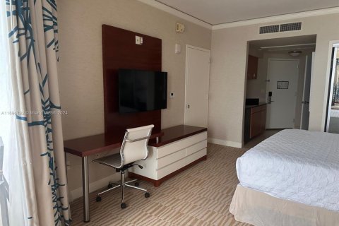 Condominio en venta en Sunny Isles Beach, Florida, 42.46 m2 № 1875196 - foto 6