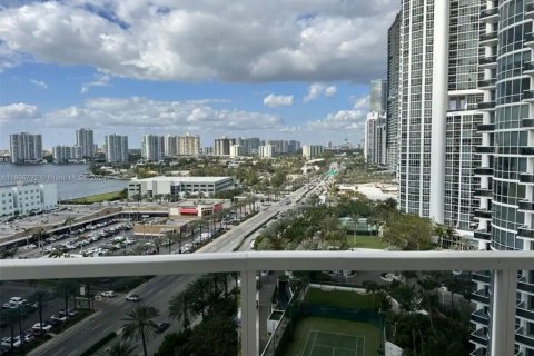 Condominio en venta en Sunny Isles Beach, Florida, 42.46 m2 № 1875196 - foto 10