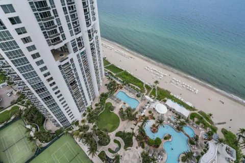 Condominio en venta en Sunny Isles Beach, Florida, 42.46 m2 № 1875196 - foto 1
