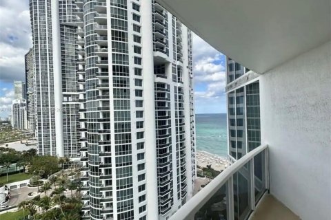 Condominio en venta en Sunny Isles Beach, Florida, 42.46 m2 № 1875196 - foto 9