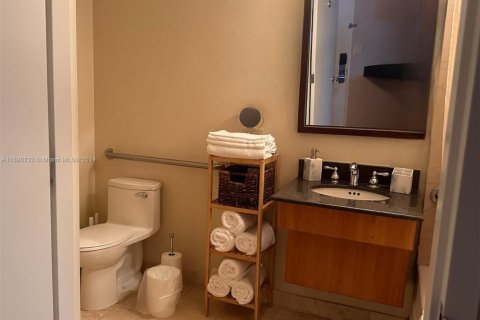 Condominio en venta en Sunny Isles Beach, Florida, 42.46 m2 № 1875196 - foto 8