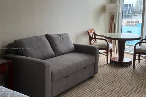 Condominio en venta en Sunny Isles Beach, Florida, 42.46 m2 № 1875196 - foto 5