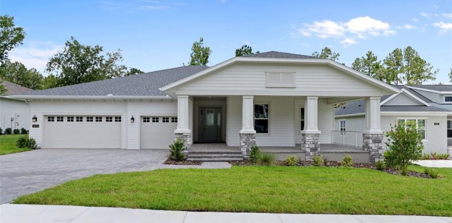House in Brooksville, Florida 4 bedrooms, 266.26 sq.m. № 2150686