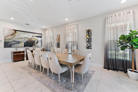 House in Palm Beach Gardens, Florida 5 bedrooms, 371.24 sq.m. № 2086782 - photo 9