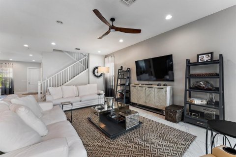 House in Palm Beach Gardens, Florida 5 bedrooms, 371.24 sq.m. № 2086782 - photo 14