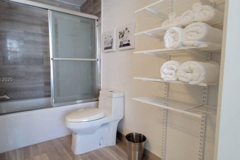Copropriété à vendre à Miami, Floride: 2 chambres, 90.02 m2 № 1979456 - photo 12