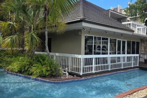 Copropriété à louer à Miami, Floride: 2 chambres, 84.73 m2 № 2390061 - photo 6
