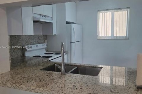 Copropriété à louer à Miami, Floride: 2 chambres, 84.73 m2 № 2390061 - photo 9