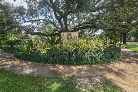 Condo à Miami, Floride, 2 chambres  № 2390061