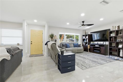 Casa en venta en Pinellas Park, Florida, 2 dormitorios, 111.11 m2 № 1876793 - foto 9
