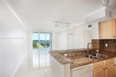 Condo in Miami, Florida, 2 bedrooms  № 1738398 - photo 2