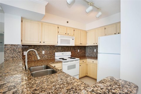 Condo in Miami, Florida, 2 bedrooms  № 1738398 - photo 3