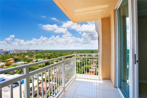 Condo in Miami, Florida, 2 bedrooms  № 1738398 - photo 14