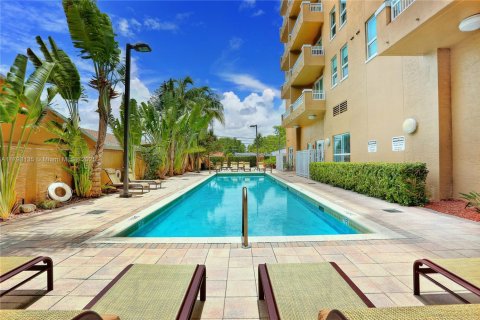 Condo in Miami, Florida, 2 bedrooms  № 1738398 - photo 15