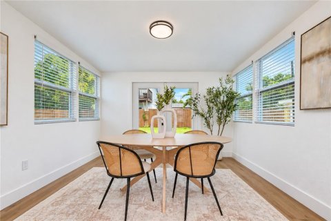 Villa ou maison à vendre à Tampa, Floride: 2 chambres, 97.18 m2 № 2408446 - photo 24