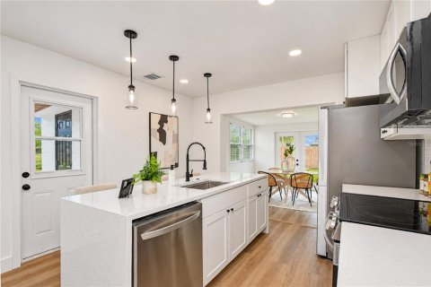 Villa ou maison à vendre à Tampa, Floride: 2 chambres, 97.18 m2 № 2408446 - photo 21