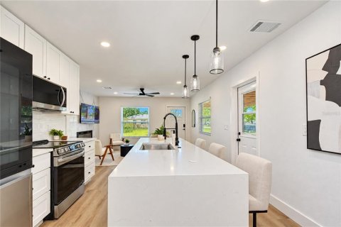 Villa ou maison à vendre à Tampa, Floride: 2 chambres, 97.18 m2 № 2408446 - photo 20
