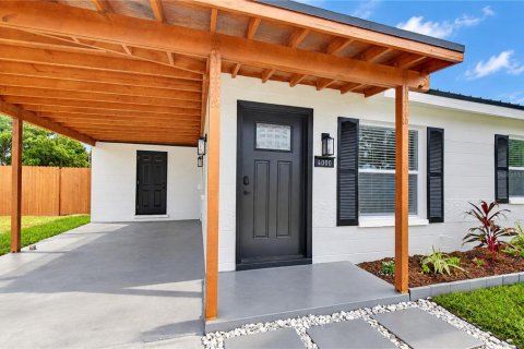 Villa ou maison à vendre à Tampa, Floride: 2 chambres, 97.18 m2 № 2408446 - photo 8