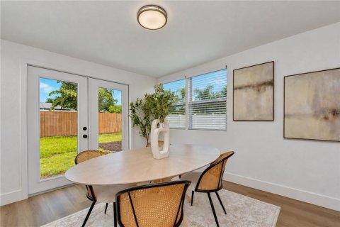 Villa ou maison à vendre à Tampa, Floride: 2 chambres, 97.18 m2 № 2408446 - photo 25