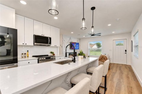 Villa ou maison à vendre à Tampa, Floride: 2 chambres, 97.18 m2 № 2408446 - photo 23