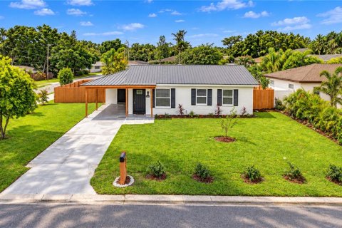 Villa ou maison à vendre à Tampa, Floride: 2 chambres, 97.18 m2 № 2408446 - photo 2