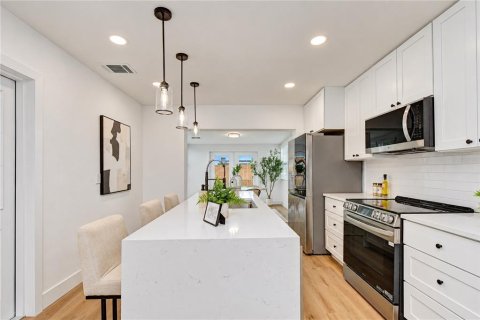 Villa ou maison à vendre à Tampa, Floride: 2 chambres, 97.18 m2 № 2408446 - photo 17
